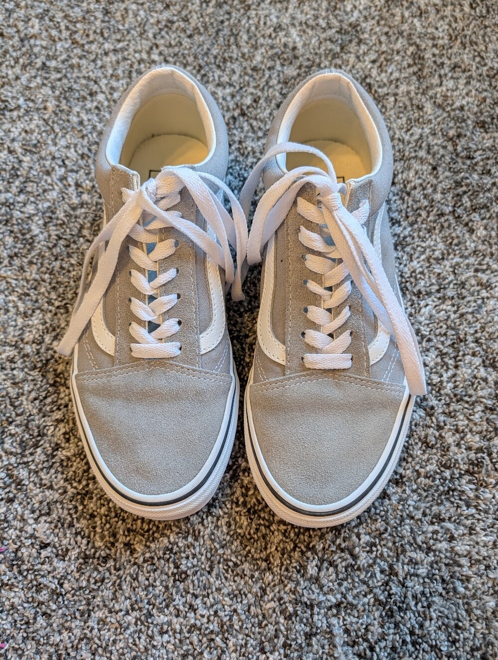 Classic Vans Low-Top Sneakers in Light Gray and White